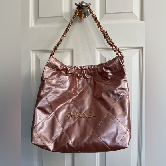 Chanel 22 bag, Small - Picture 2 of 11